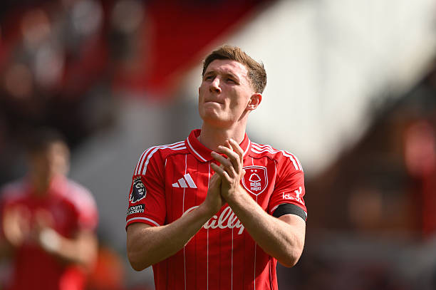 Elliot Anderson thi đấu xuất sắc cho Nottingham Forest