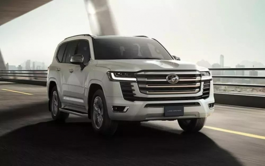 Toyota Land Cruiser LC300 Hybrid (2)