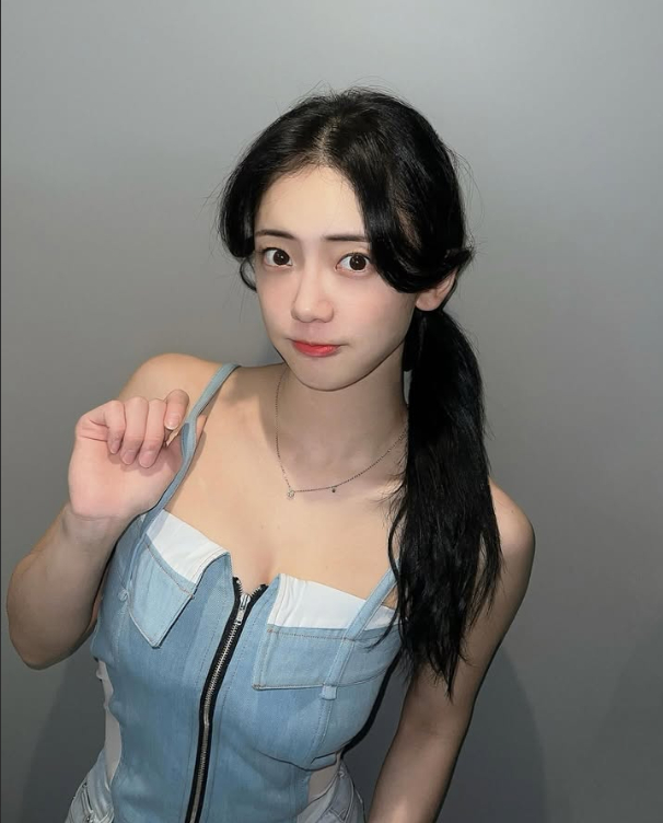Lee Yoon Ji đời thường Hình ảnh đời thường trẻ trung của Lee Yoon Ji