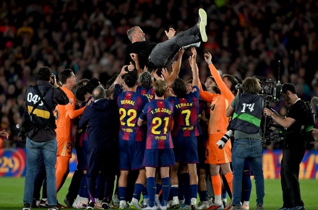 Hansi Flick tiếp tục hành trình với Barca. Hansi Flick tại Camp Nou
