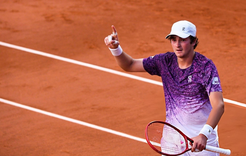 Djokovic chuẩn bị chạm trán với tài năng trẻ Joao Fonseca