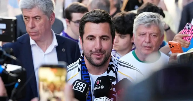 Enrique Riquelme nghiêm túc trong cuộc đua tranh chức chủ tịch Real Madrid