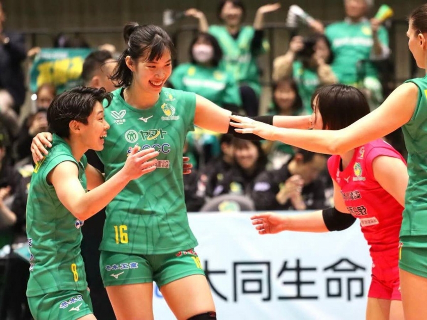 Chủ công Thanh Thúy số 16 thi đấu cho Gunma Green Wings