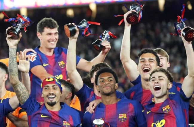Barcelona giành chức vô địch La Liga. Barcelona giành chức vô địch La Liga.
