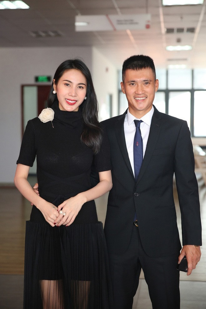 Ca sĩ Thủy Tiên cùng chồng Công Vinh