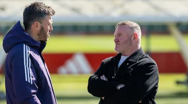 Rooney muốn MU từng bước cải thiện. Rooney muốn MU từng bước cải thiện.