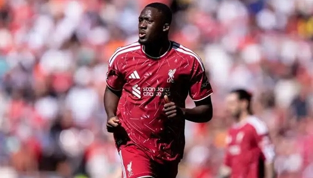 Real Madrid tranh giành chữ ký Konate. Real Madrid tranh giành chữ ký Konate.