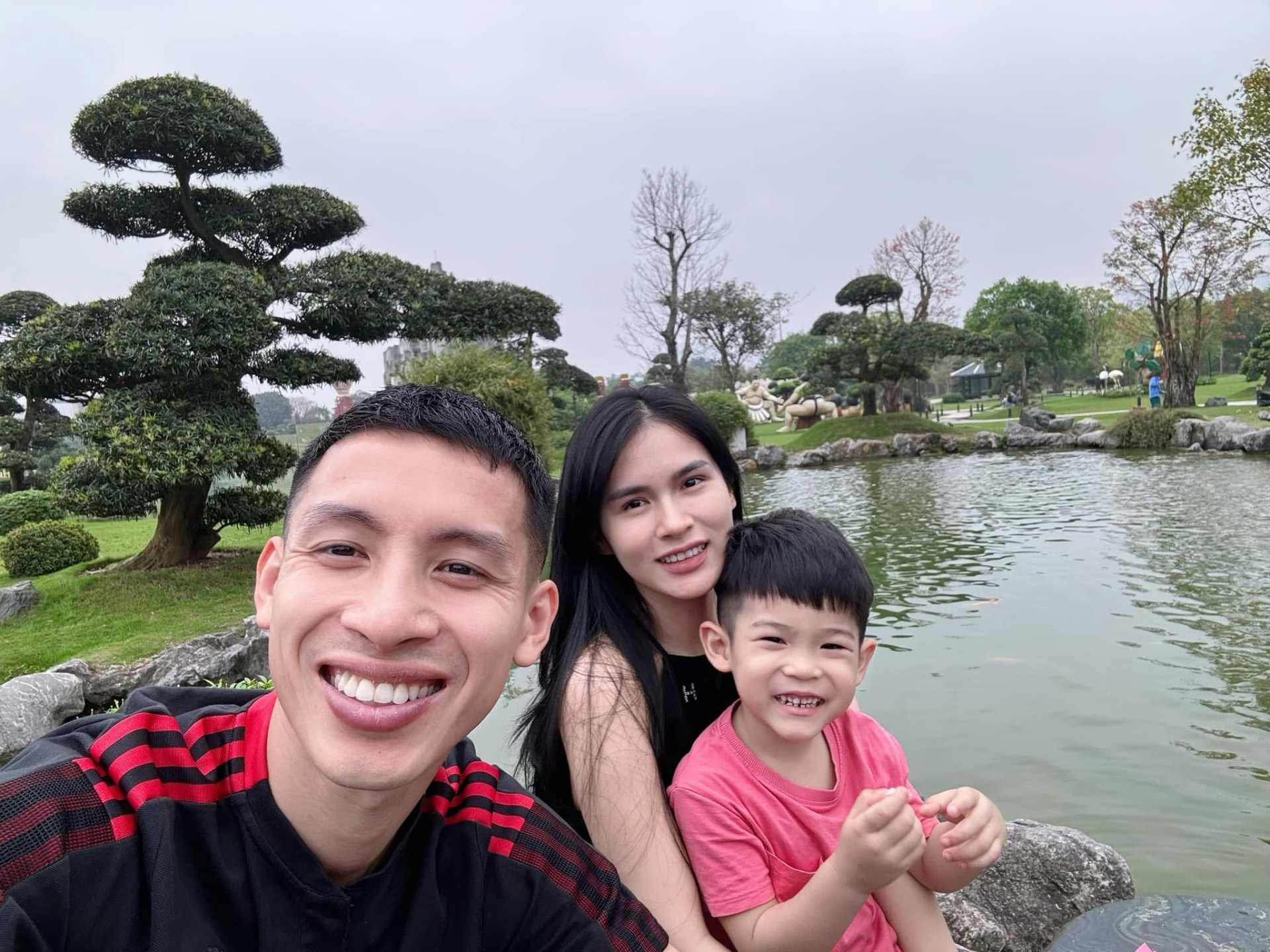 Gia đình hạnh phúc của Hùng Dũng