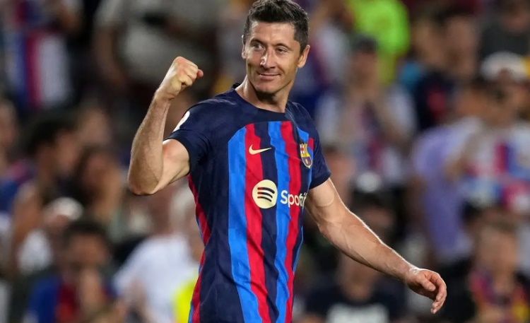 Lewandowski chuẩn bị chia tay Barcelona.