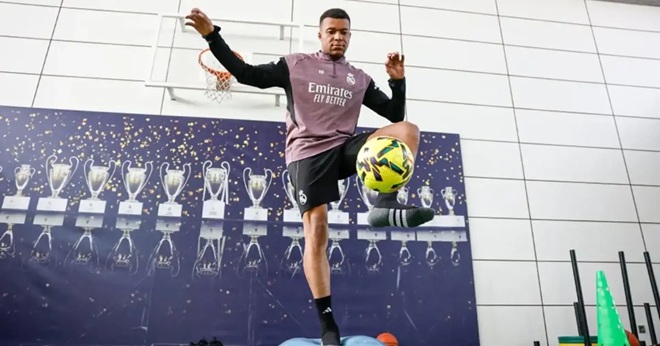 Mbappe trở lại tập luyện cùng Real Madrid