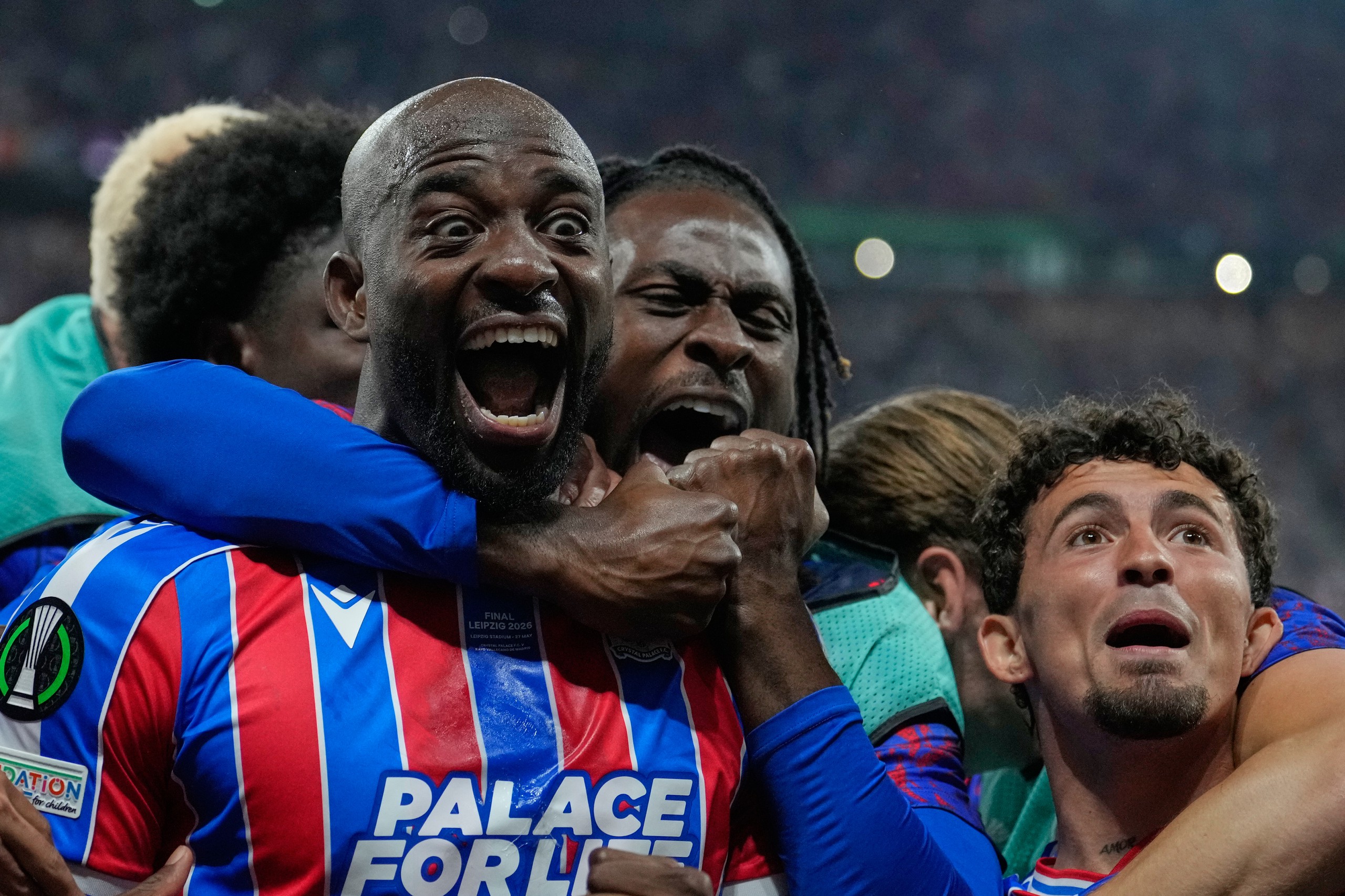 Niềm vui của Mateta sau khi ghi bàn vào lưới Rayo Vallecano Crystal Palace - Ảnh 2.