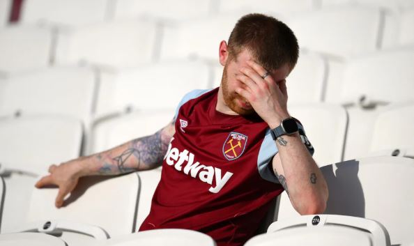 Một kết thúc buồn cho NHM West Ham. Một kết thúc buồn cho NHM West Ham.