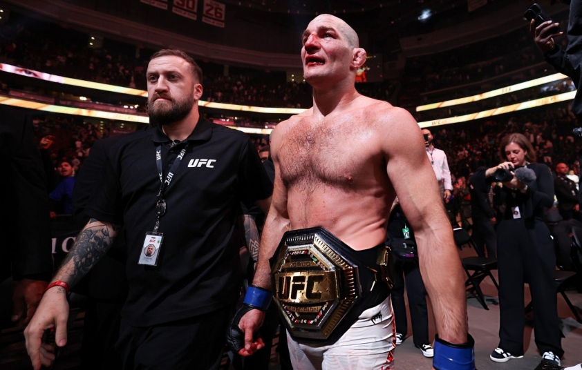 Sean Strickland áp đảo Khamzat Chimaev tại UFC 328