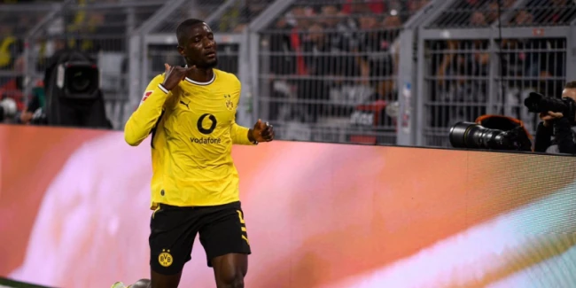 Serhou Guirassy ghi bàn cho Dortmund