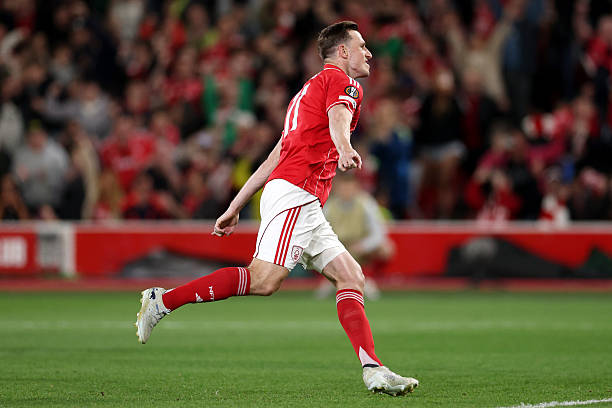 Chris Wood ghi bàn cho Nottingham Forest