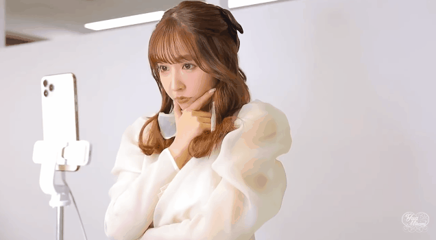 Yua Mikami hào phóng hướng dẫn quay TikTok