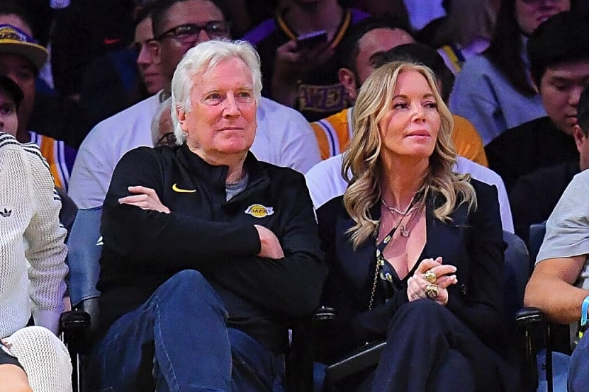 Mark Walter mua lại Los Angeles Lakers từ nhà Buss Tỷ phú Mark Walter mua lại Los Angeles Lakers