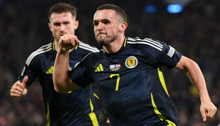 McGinn thi đấu xuất sắc cho Aston Villa