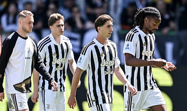 Juventus bất ngờ để thua Fiorentina trên sân nhà. Juventus bất ngờ để thua Fiorentina trên sân nhà.
