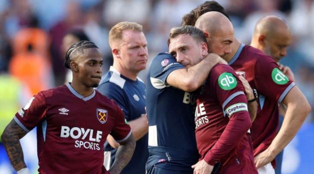 West Ham trải qua mùa bóng đáng quên. West Ham trải qua mùa bóng đáng quên.