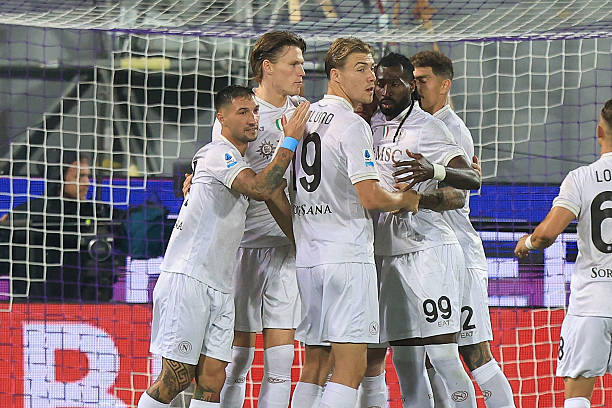 Napoli đánh bại chủ nhà Fiorentina 3-1 ở vòng 3 Serie A Napoli đánh bại chủ nhà Fiorentina 3-1 ở vòng 3 Serie A