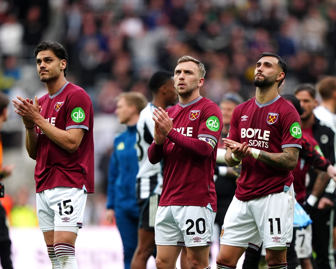 Hy vọng ở lại Ngoại hạng Anh mùa sau của West Ham rất mong manh. Hy vọng ở lại Ngoại hạng Anh mùa sau của West Ham rất mong manh.