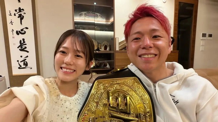 Takeru cùng Aoi và chiếc đai danh giá