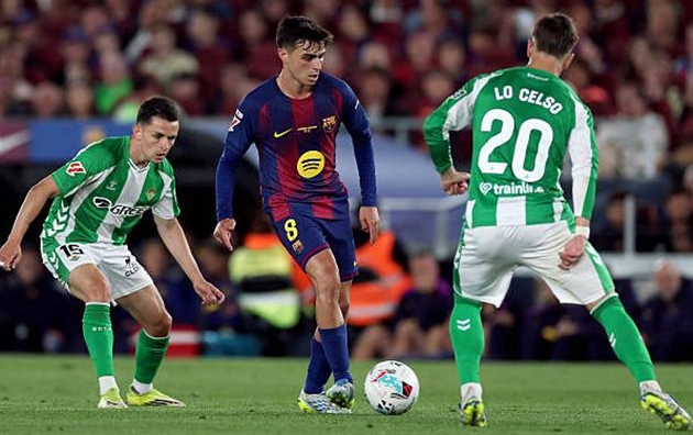 Barcelona áp đảo Real Betis