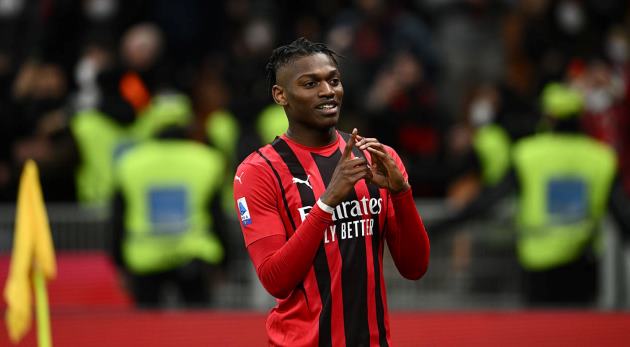 Leao công khai mong muốn rời Milan. Leao công khai mong muốn rời Milan.