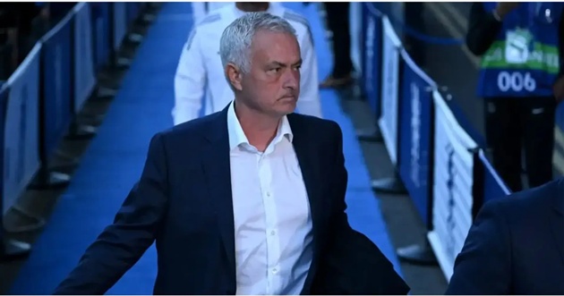 Mourinho tiếp cận cầu thủ Real Madrid