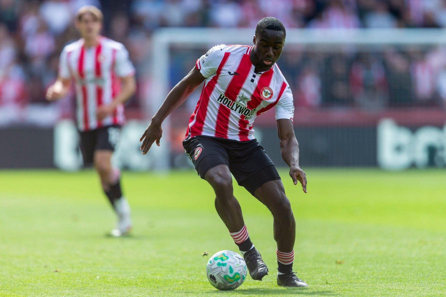 Elliot Anderson và Michael Kayode là mục tiêu của Man City Elliot Anderson và Michael Kayode