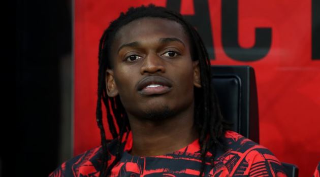 MU sẽ chiêu mộ Leao? Tiền đạo Rafael Leao trong màu áo AC Milan