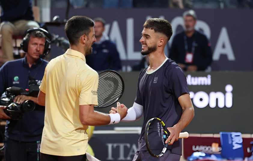 Djokovic thất bại trước fan cuồng tại Rome Masters