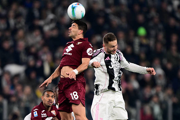 Juventus thi đấu trên sân Torino