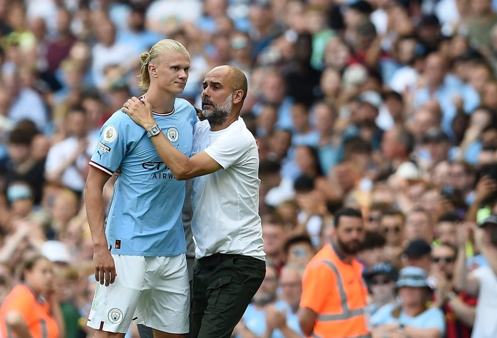 Pep Guardiola and Haaland EFE.jpg Man City và Pep Guardiola quyết tâm giữ chân Haaland