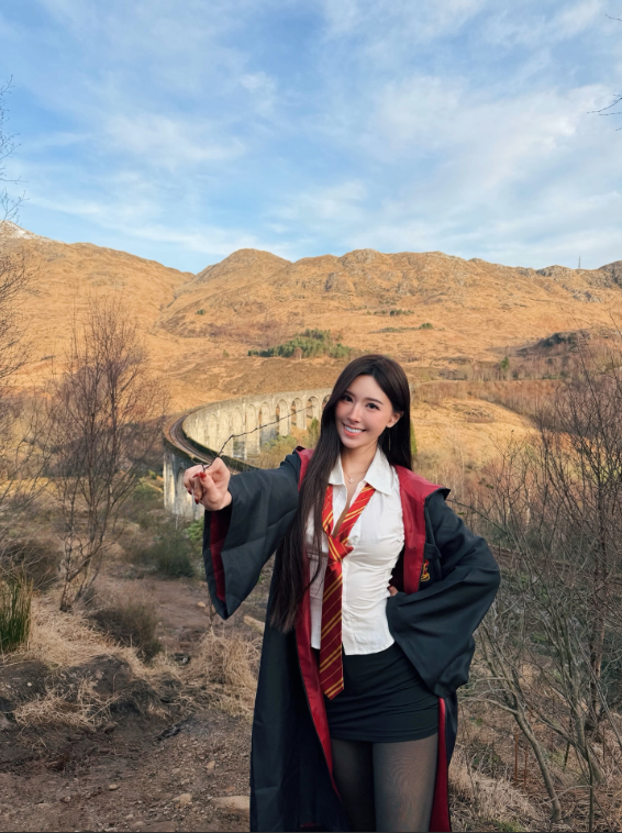 Bối cảnh chụp ảnh cosplay Harry Potter mang phong cách điện ảnh