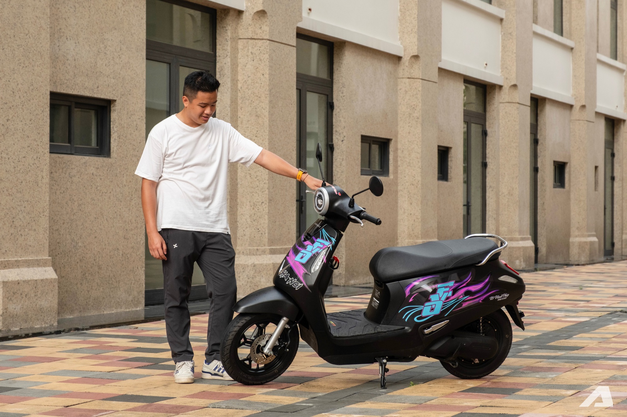 Trạm đổi pin giúp duy trì quãng đường liên tục trên hành trình dài của VinFast Evo Lite Hoạt động đổi pin nhanh chóng hỗ trợ di chuyển xa liên tục
