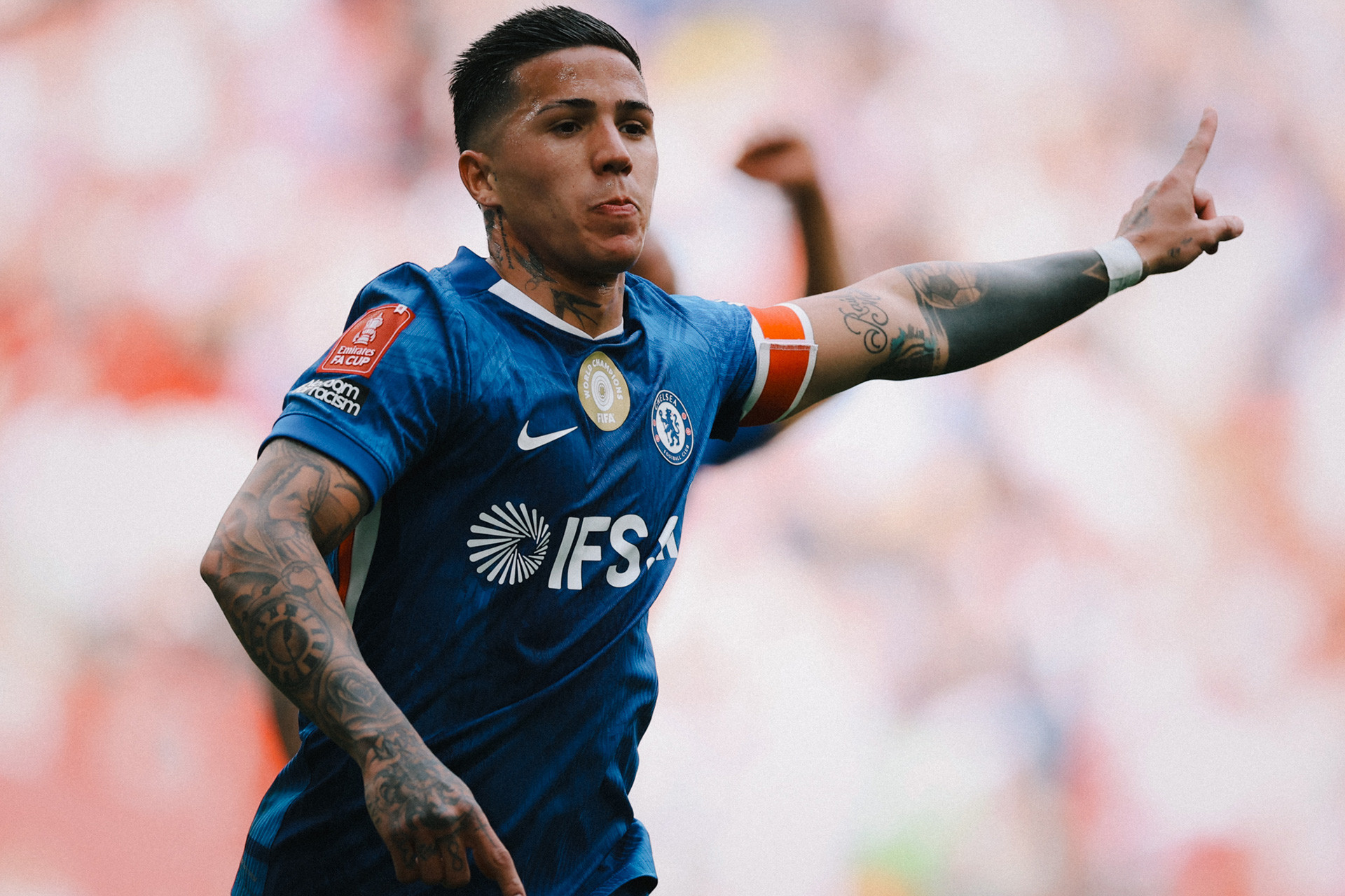Tiền vệ Enzo Fernandez trong màu áo Chelsea
