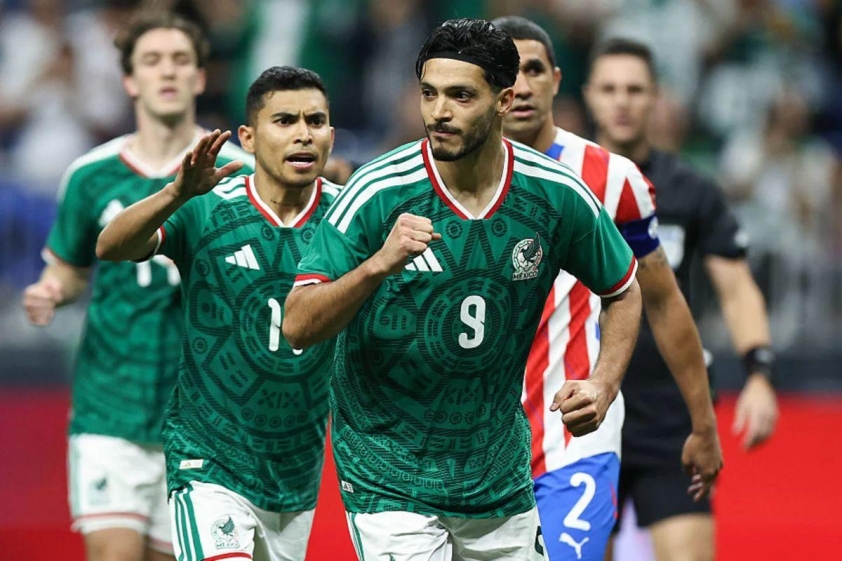 Raúl Jiménez số 9 Mexico