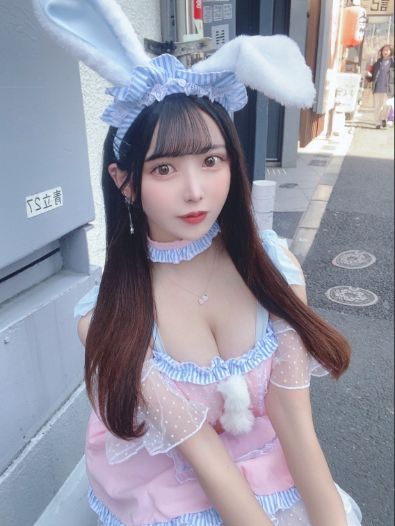 Hot girl Nhật gây sốt với kiểu tóc giống Lữ Bố