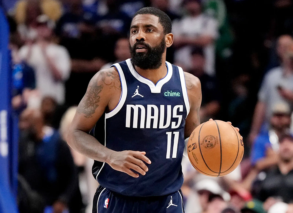 Kyrie Irving dẫn dắt Dallas Mavericks Kyrie Irving tại sân đấu