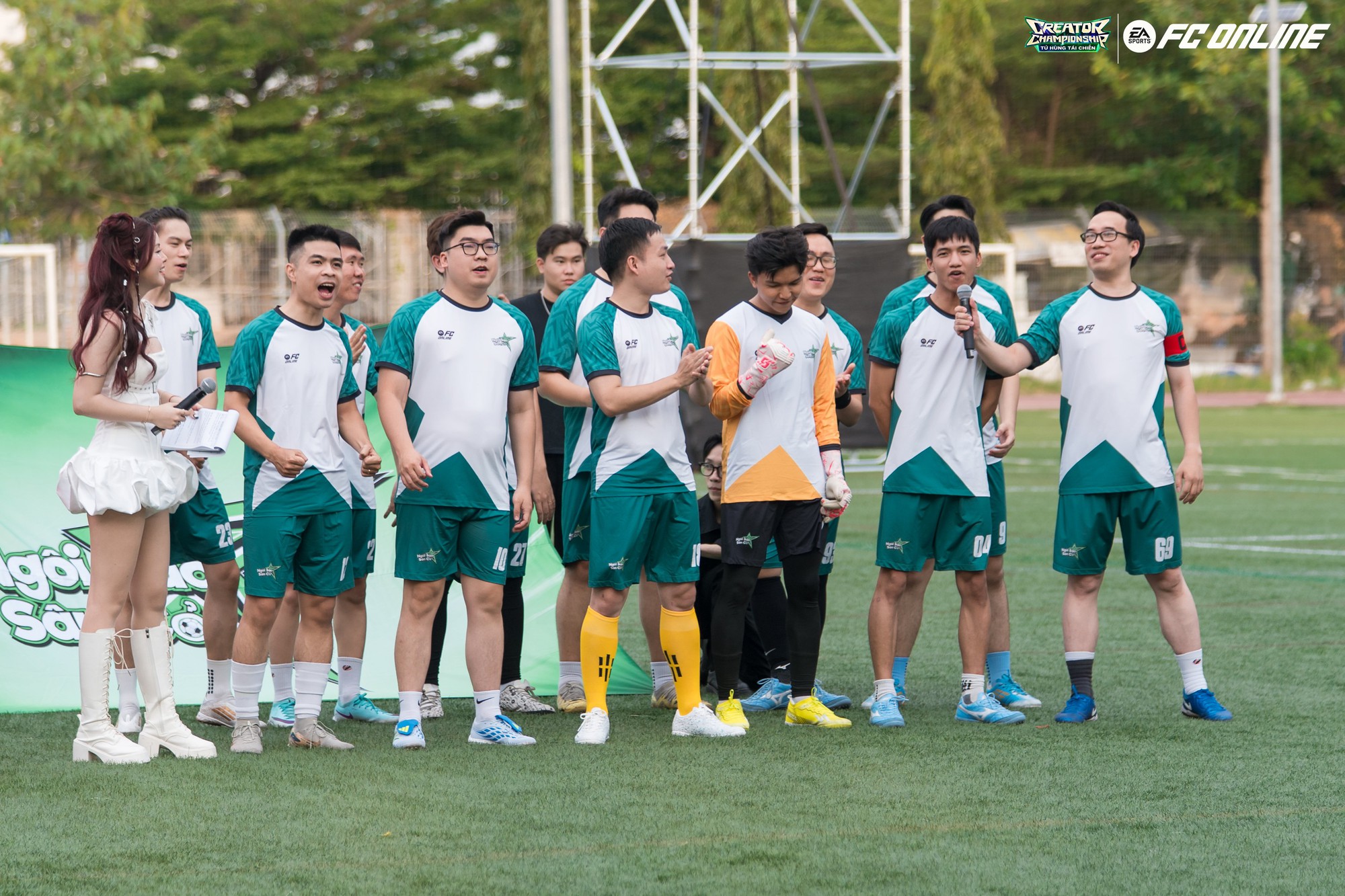 Giải đấu FC Online Creator Championship – mùa 2: Tứ Hùng Tái Chiến chính thức trở lại với loạt tên tuổi đình đám- Ảnh 4. Không khí thi đấu căng thẳng tại FC Online Creator Championship Mùa 2