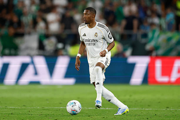 Alaba chuẩn bị chia tay Real Madrid
