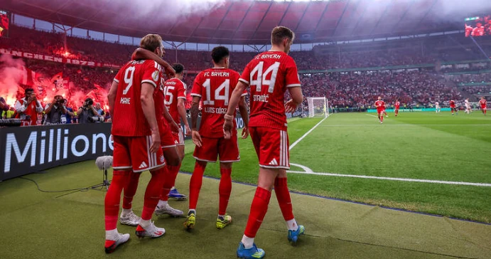 Bayern hủy diệt Stuttgart. Bayern hủy diệt Stuttgart.