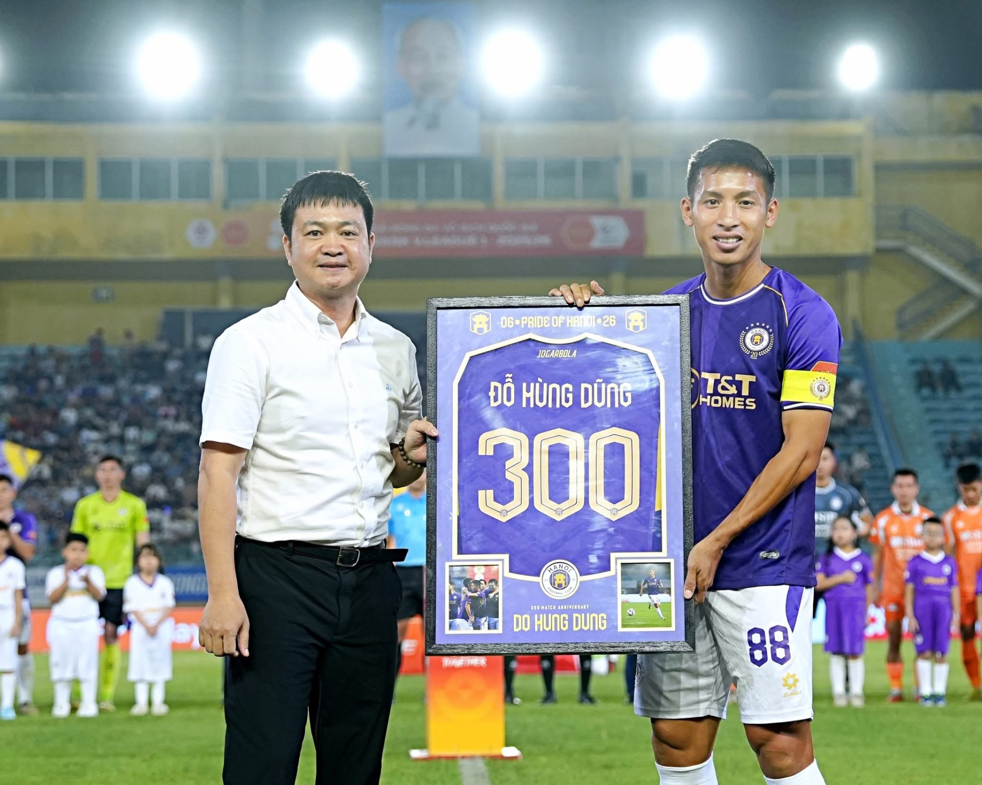 Hùng Dũng thi đấu cho Hà Nội FC