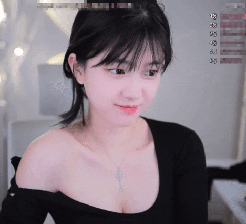 Tranh cãi vì nghi chiêu trò của nữ streamer