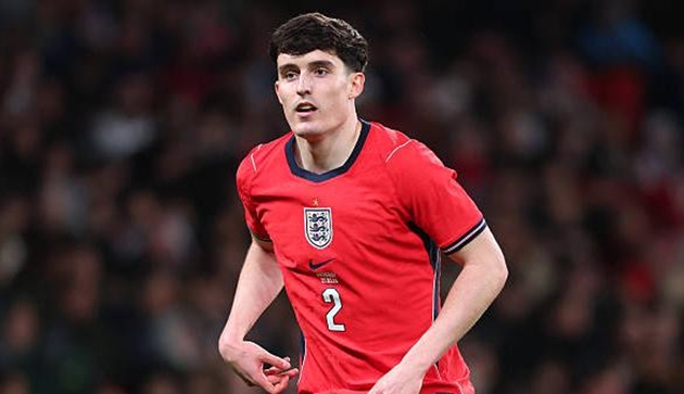 Tino Liveramento đang nằm trong danh sách theo dõi của Arsenal