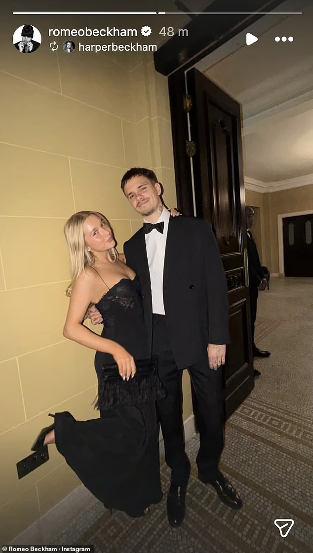 Harper và anh trai Romeo đi chơi