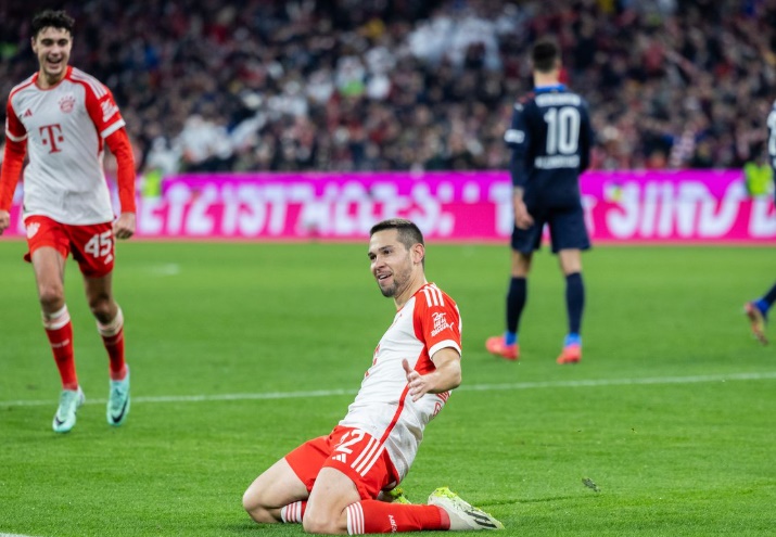 Bayern Munich thi đấu tại Bundesliga