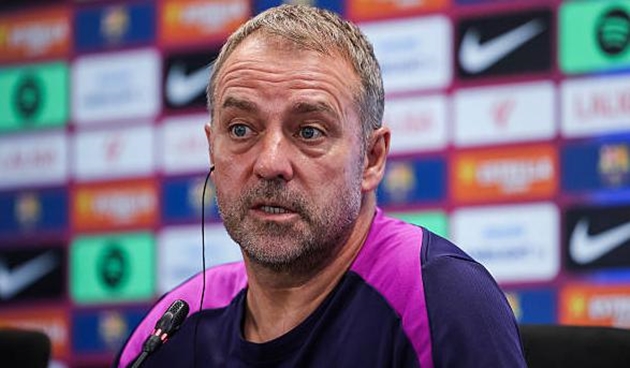 Hansi Flick không ngại nếu phải đối đầu với Jose Mourinho. Hansi Flick tự tin đối đầu Mourinho